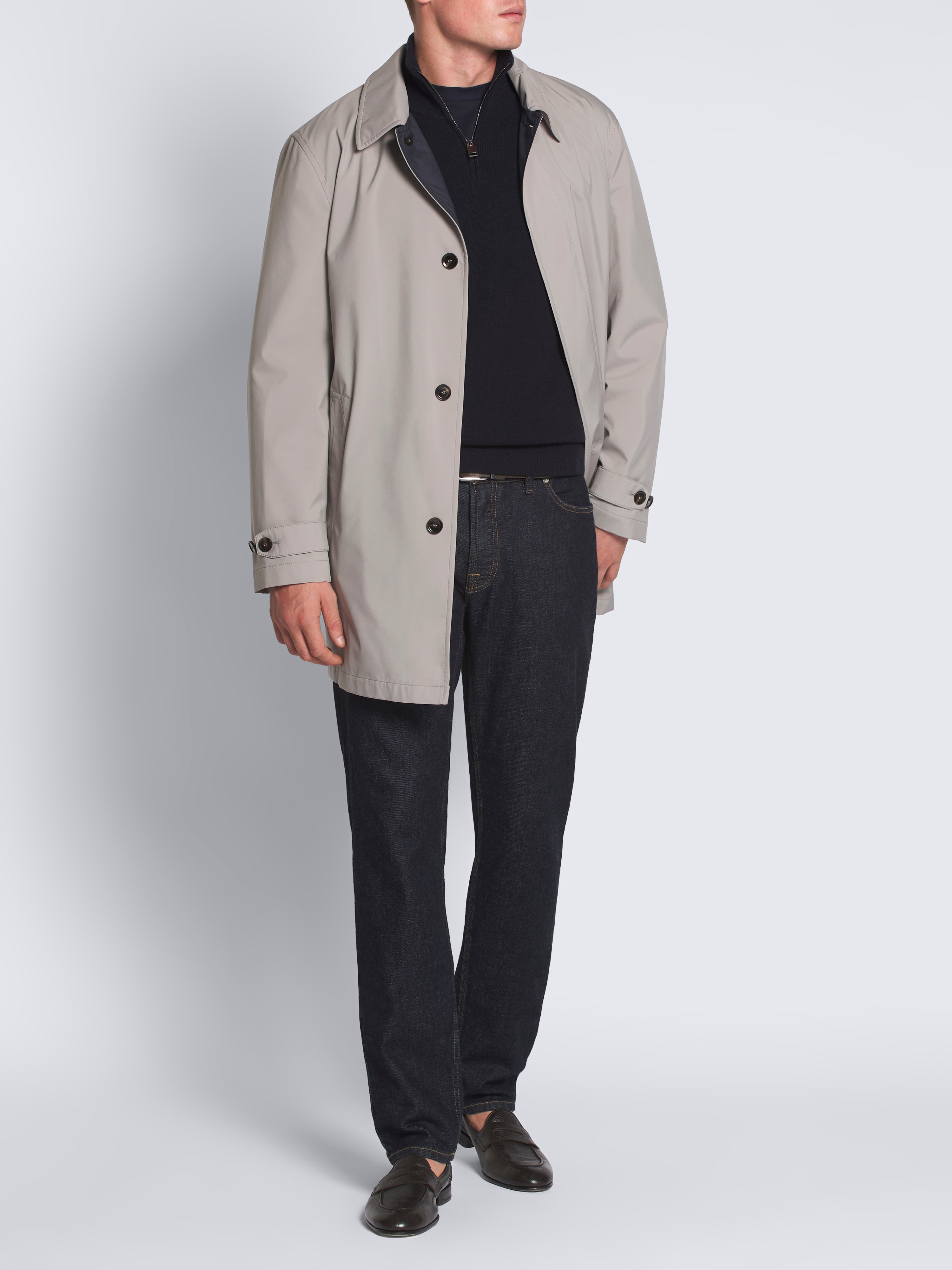 Maglione nero e blu navy in cashmere e lana con collo a lupetto e mezza zip
