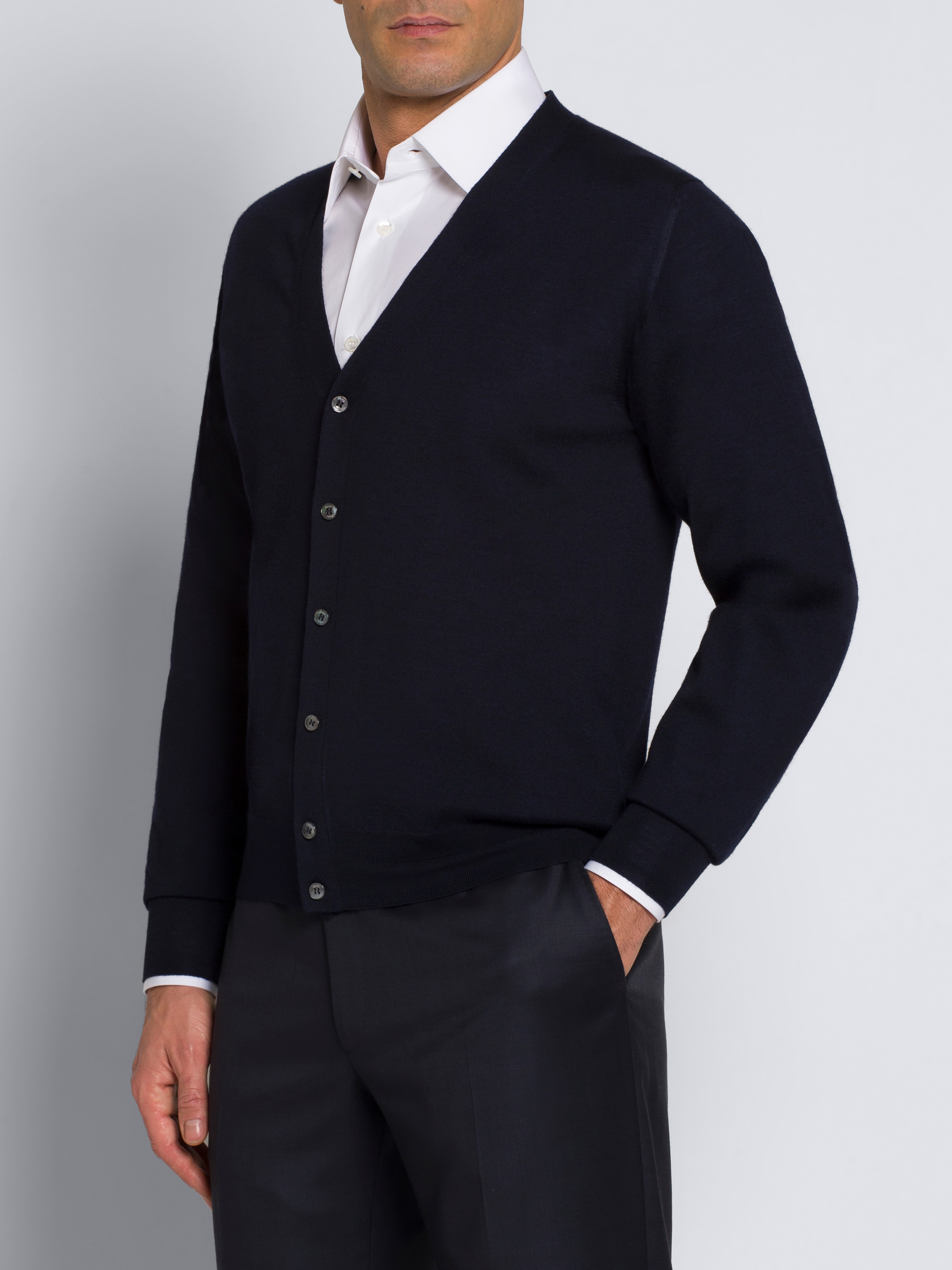Essential-Cardigan aus mitternachtsblauer Woll-Kaschmir-Seiden-Mischung